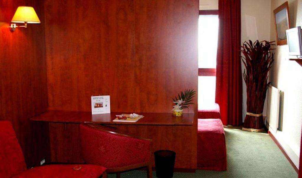 Inter-Hotel Toulouse Aeroport Бланьяк Экстерьер фото